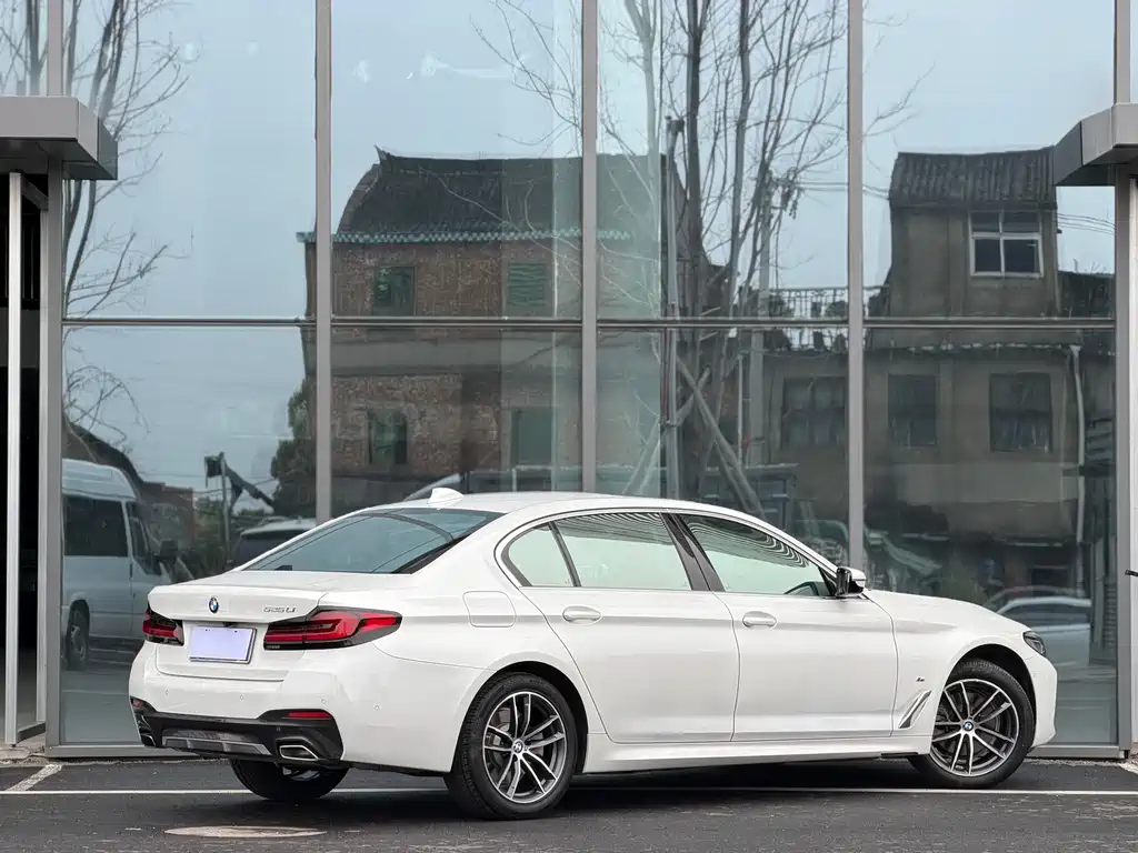 BMW 5 Series 2022 525Li M Sports Package купить на сайте DeffCars