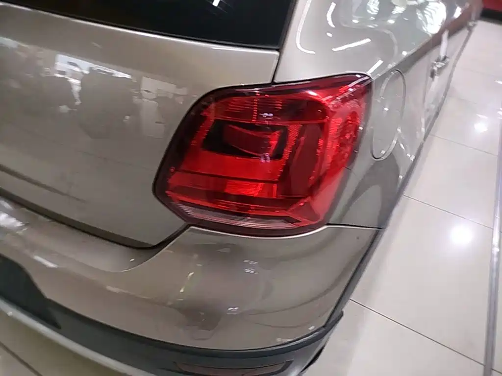 Polo 2016 1.4L Cross Polo automatic купить на сайте DeffCars