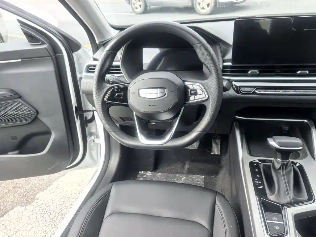Emgrand 2025 4th Generation 1.5L CVT Dragon Edition купить на сайте DeffCars