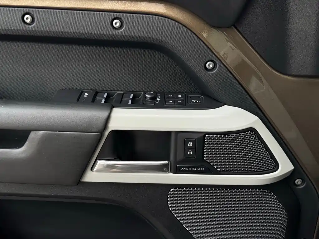 Land Rover Defender 2021 110 P400 X-DYNAMIC HSE купить на сайте DeffCars