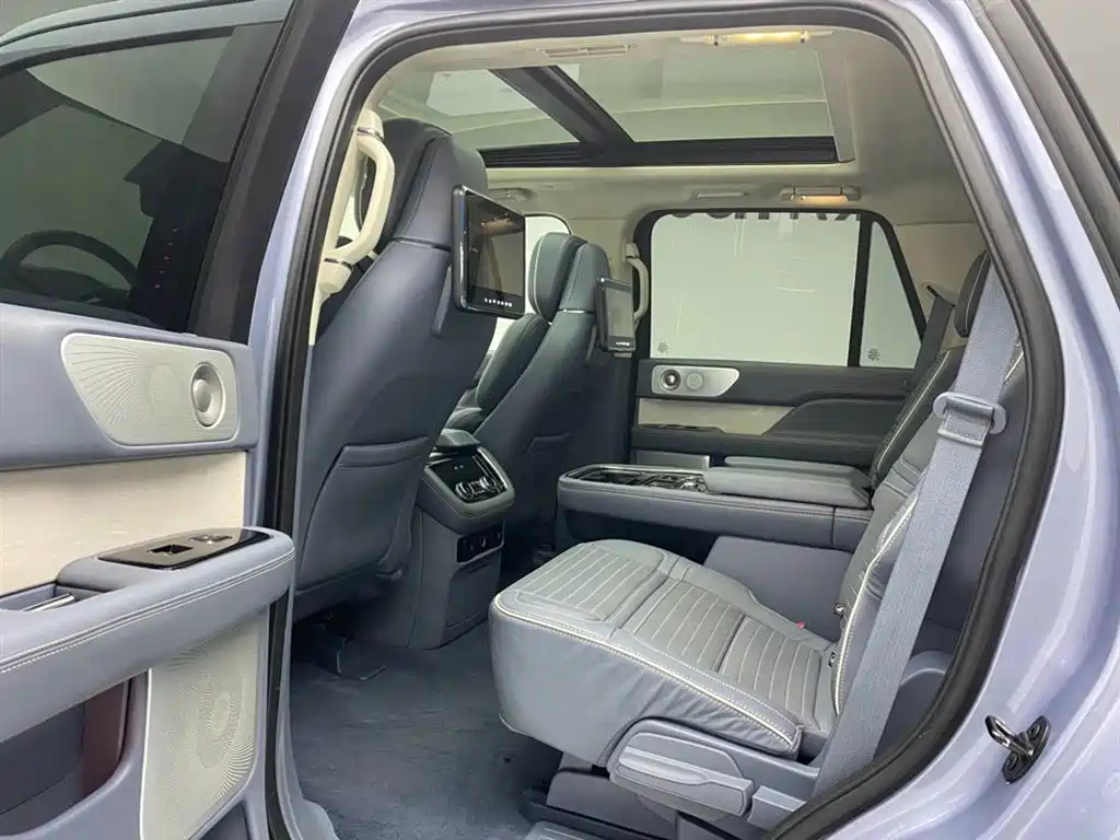 Navigator 2020 3.5T President Series купить на сайте DeffCars