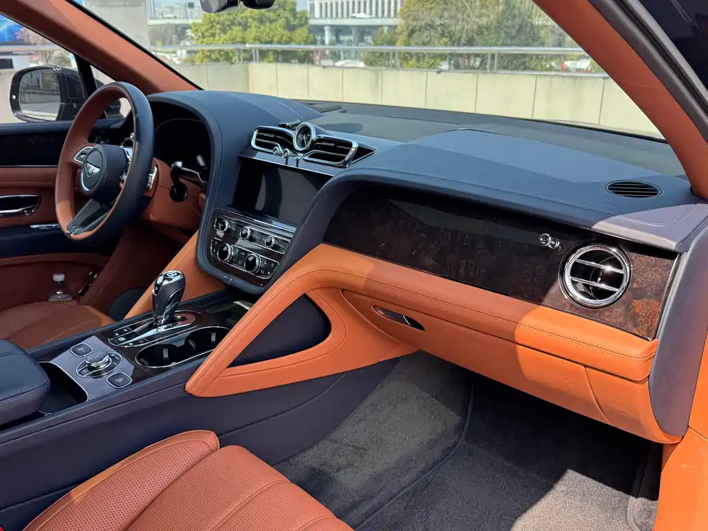 Bentayga 2022 4.0T V8 купить на сайте DeffCars
