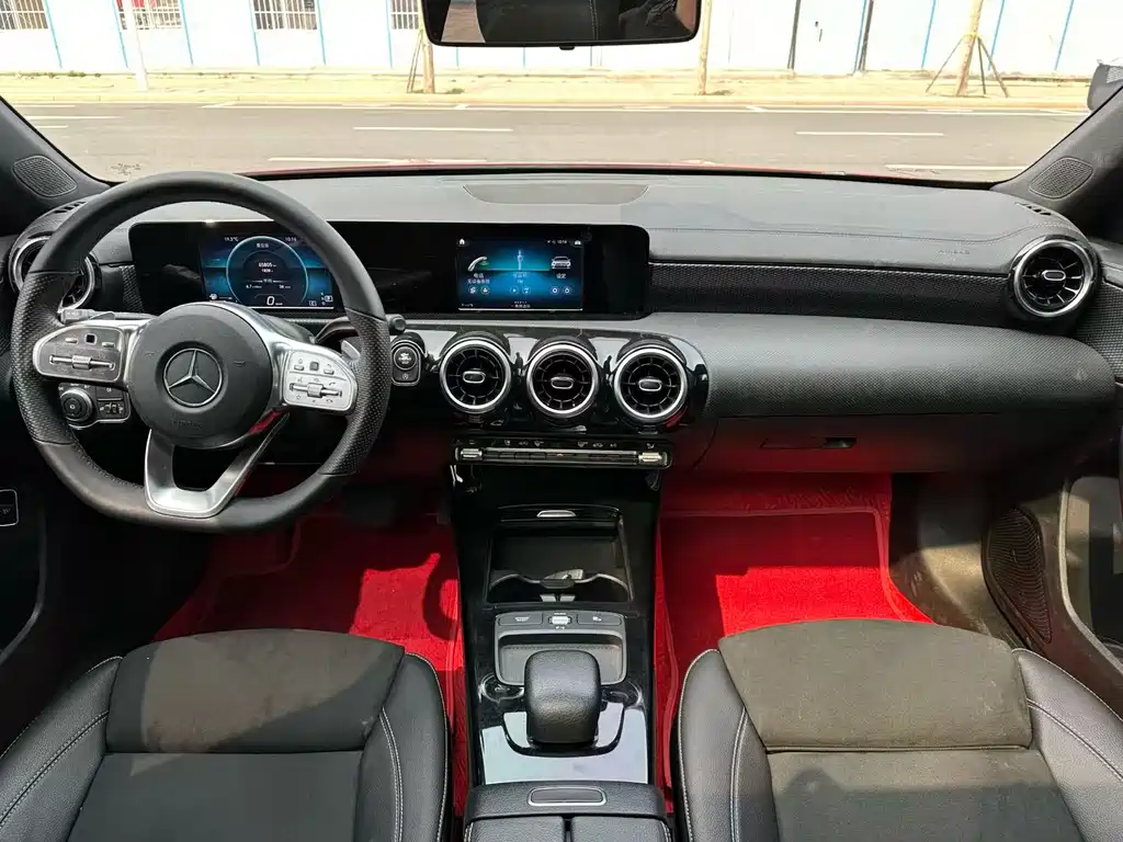Mercedes-Benz A-Class 2019 A 180 L Sports Sedan купить на сайте DeffCars