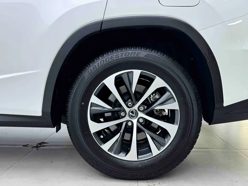Lexus RX 2020 facelift 300 two-wheel drive elite version купить на сайте DeffCars