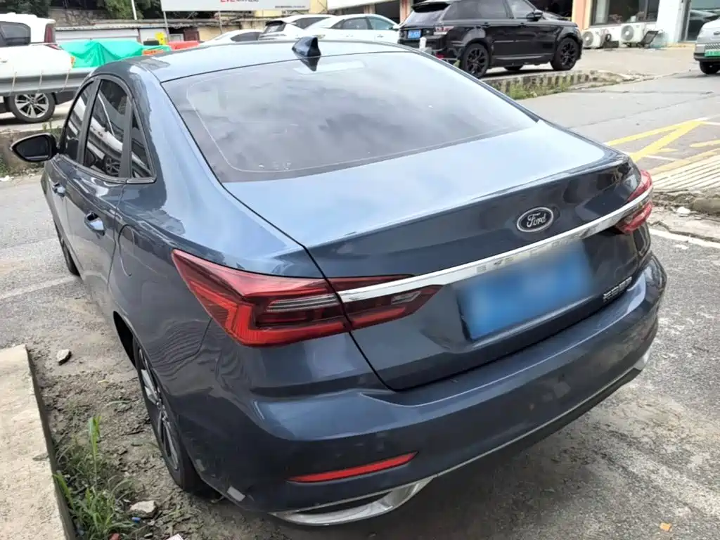 Escort 2021款 1.5L 自动钻石版 купить на сайте DeffCars