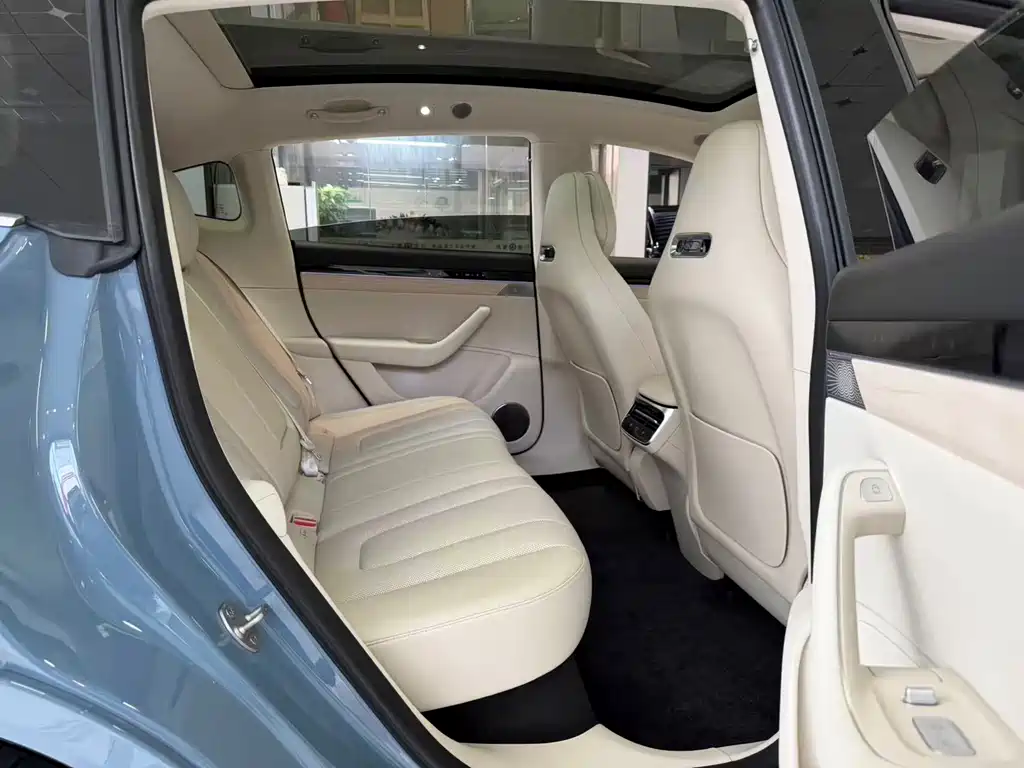 Zhijie R7 2026 Pure Electric Max+ купить на сайте DeffCars