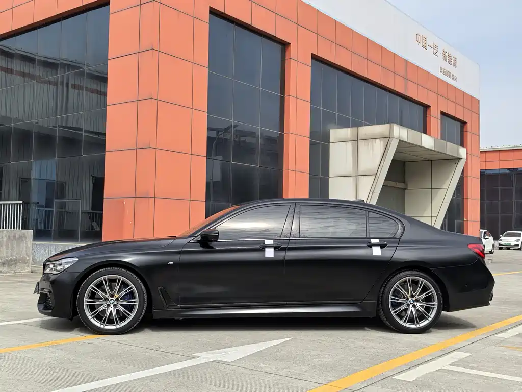 BMW 7 Series 2018 740Li xDrive Exclusive M Sports Package Black Flame Edition купить на сайте DeffCars