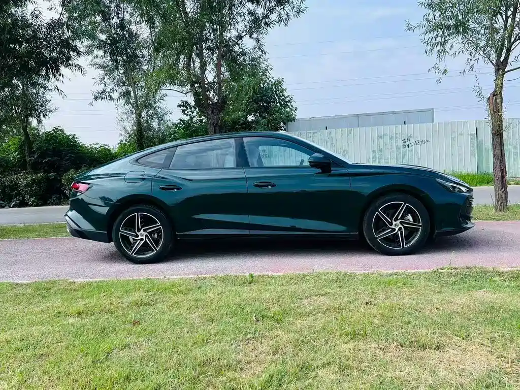 MG7 2025 1.5T 300 DCT Deluxe Edition купить на сайте DeffCars