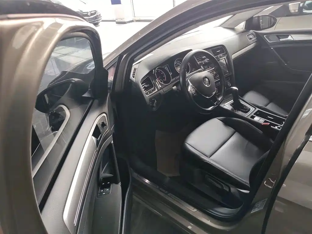 Golf 2019 200TSI DSG Comfort and Progress Edition National VI купить на сайте DeffCars
