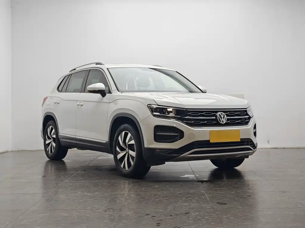 TYRON 2019 330TSI two-wheel drive luxury model, National VI купить на сайте DeffCars