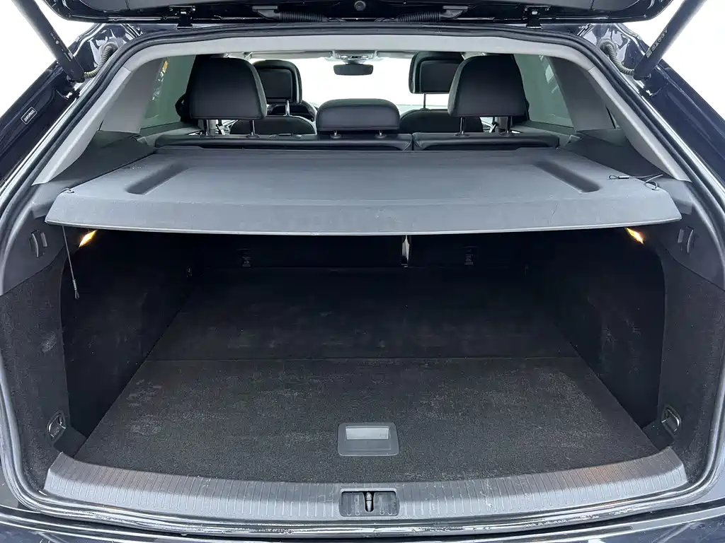 Touron 2023 Touron X facelift 380TSI four-wheel drive luxury version купить на сайте DeffCars