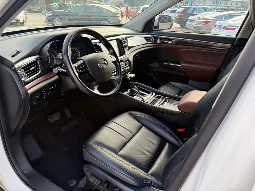 Trumpchi GS8 2017 320T two-wheel drive luxury version (seven seats) купить на сайте DeffCars