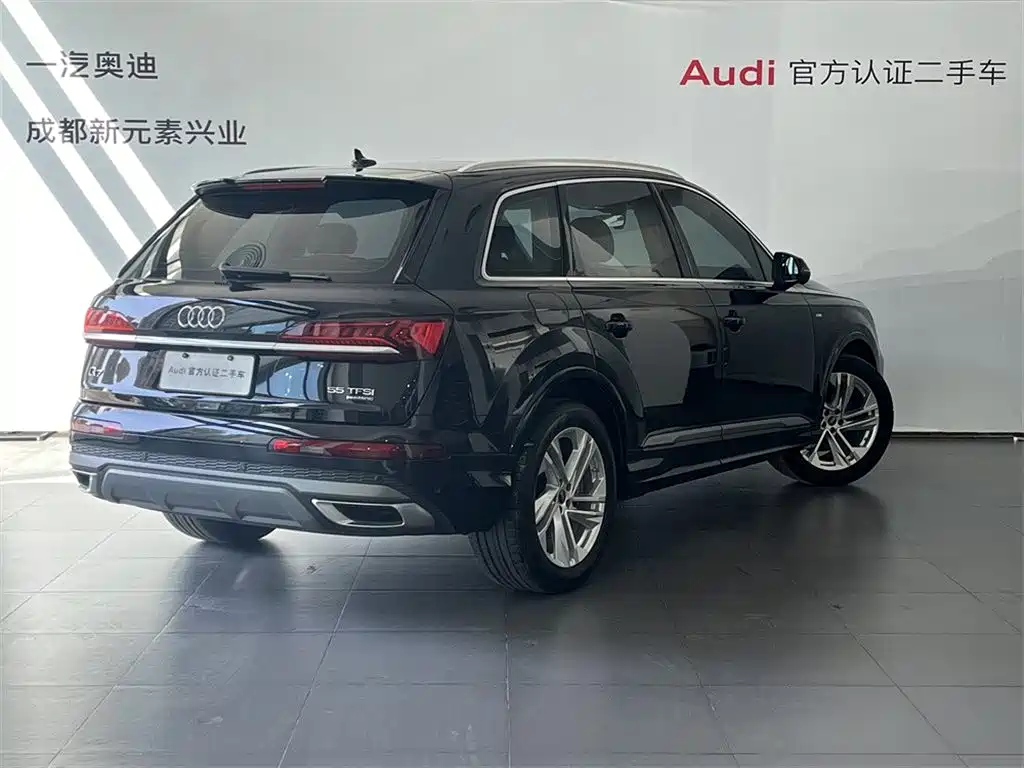 Audi Q7 2021 55 TFSI quattro S line sports version купить на сайте DeffCars