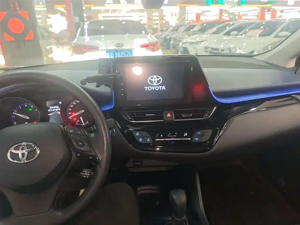 Toyota C-HR 2021 2.0L Comfort Edition купить на сайте DeffCars