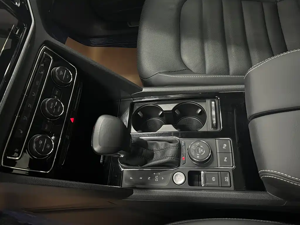 Touron 2020 facelift 530 V6 four-wheel drive luxury version купить на сайте DeffCars