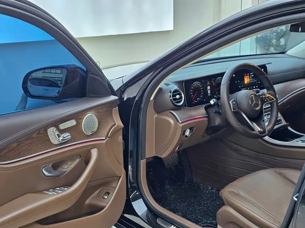 Mercedes-Benz E-Class 2023 E 300 L Luxury Model купить на сайте DeffCars