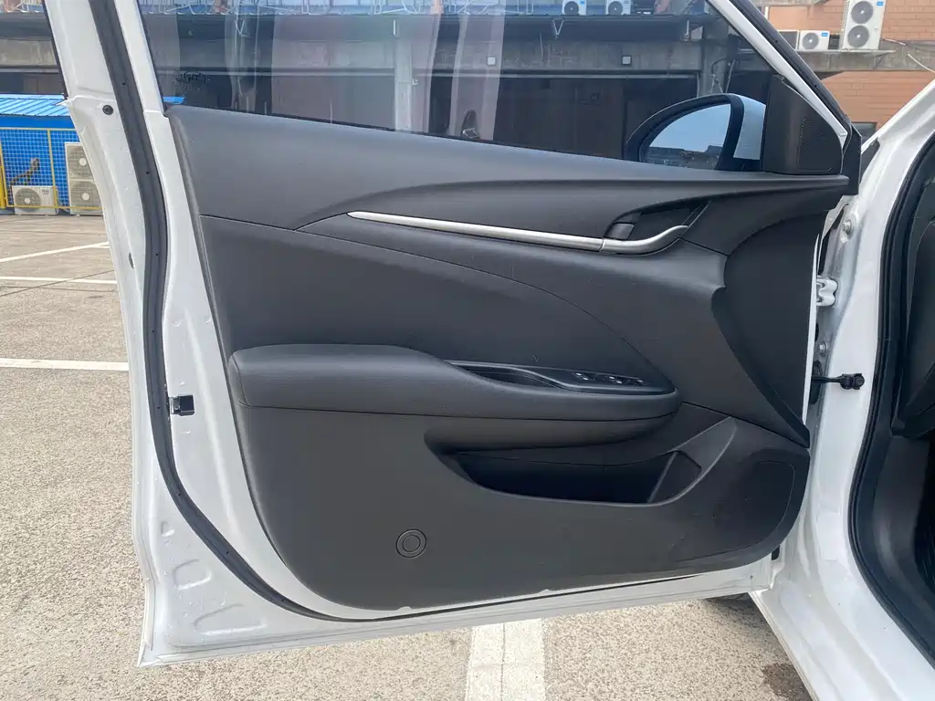 Yinglang 2021 model model 1.5L automatic elite model купить на сайте DeffCars