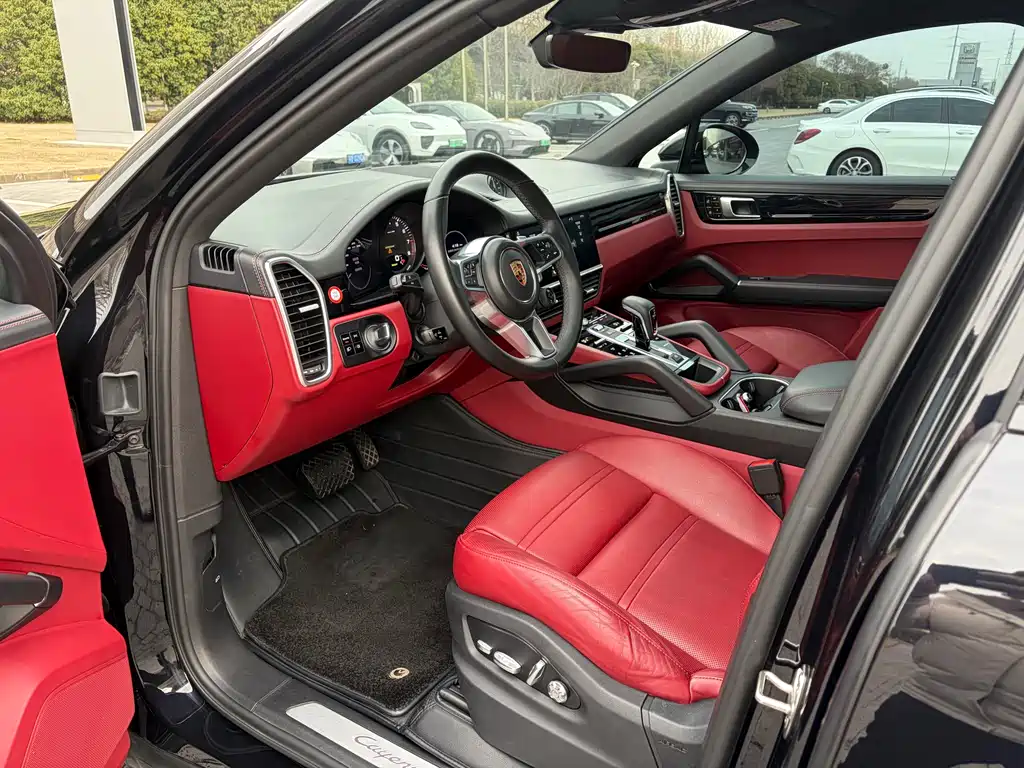 Cayenne New Energy 2020 Cayenne E-Hybrid Coupé 2.0T купить на сайте DeffCars