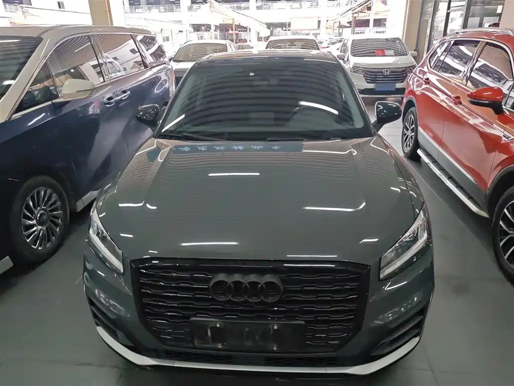 Audi Q2L 2018 35 TFSI launches exclusive version, National VI купить на сайте DeffCars