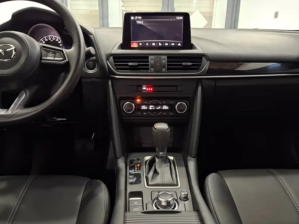 Mazda CX-4 2021 2.0L automatic two-wheel drive Blue Sky Vitality Edition купить на сайте DeffCars