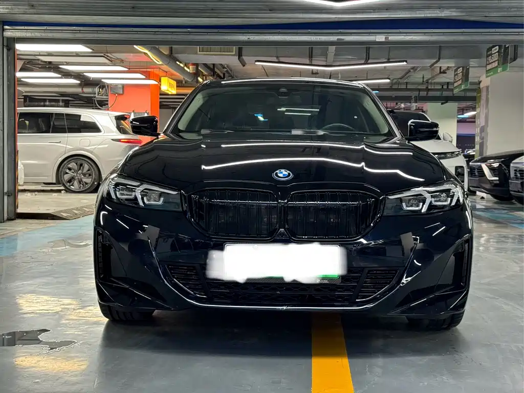 BMW i3 2024 eDrive 35 L купить на сайте DeffCars