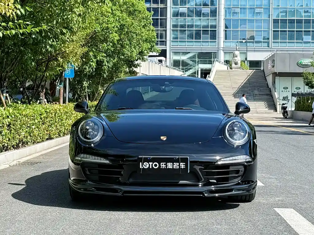 Porsche 911 2015 Carrera 4 3.4L Style Edition купить на сайте DeffCars