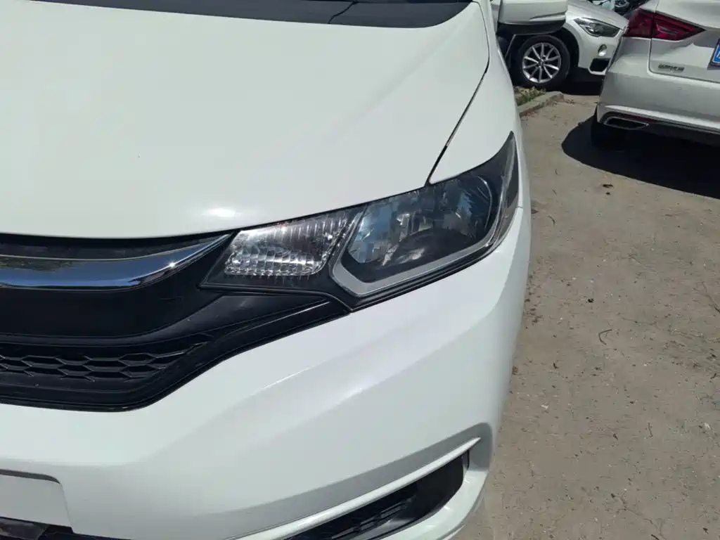 Fit 2018 1.5L CVT Comfort Skylight Edition купить на сайте DeffCars