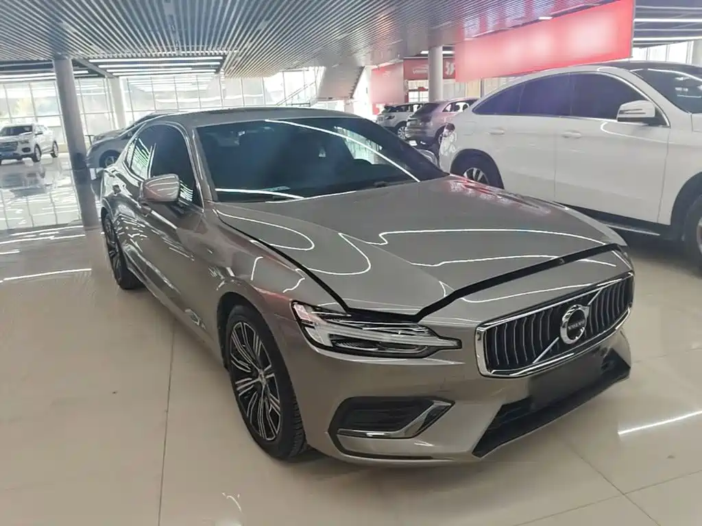 Volvo S60 2020 T4 Zhiyuan Luxury Edition купить на сайте DeffCars