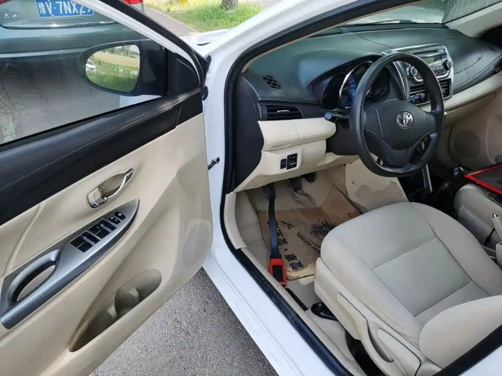 YARiS L 2014 1.3E manual charm version купить на сайте DeffCars