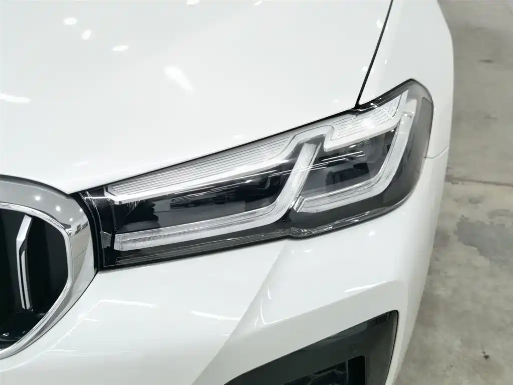 BMW 5 Series 2023 530Li Leading M Sports Package купить на сайте DeffCars