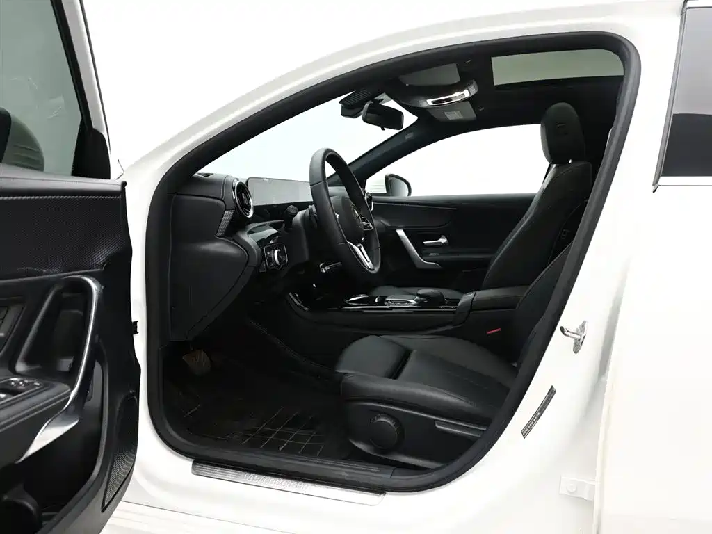 Mercedes-Benz A-Class 2021 A 200 L Sports Sedan Dynamic Type купить на сайте DeffCars