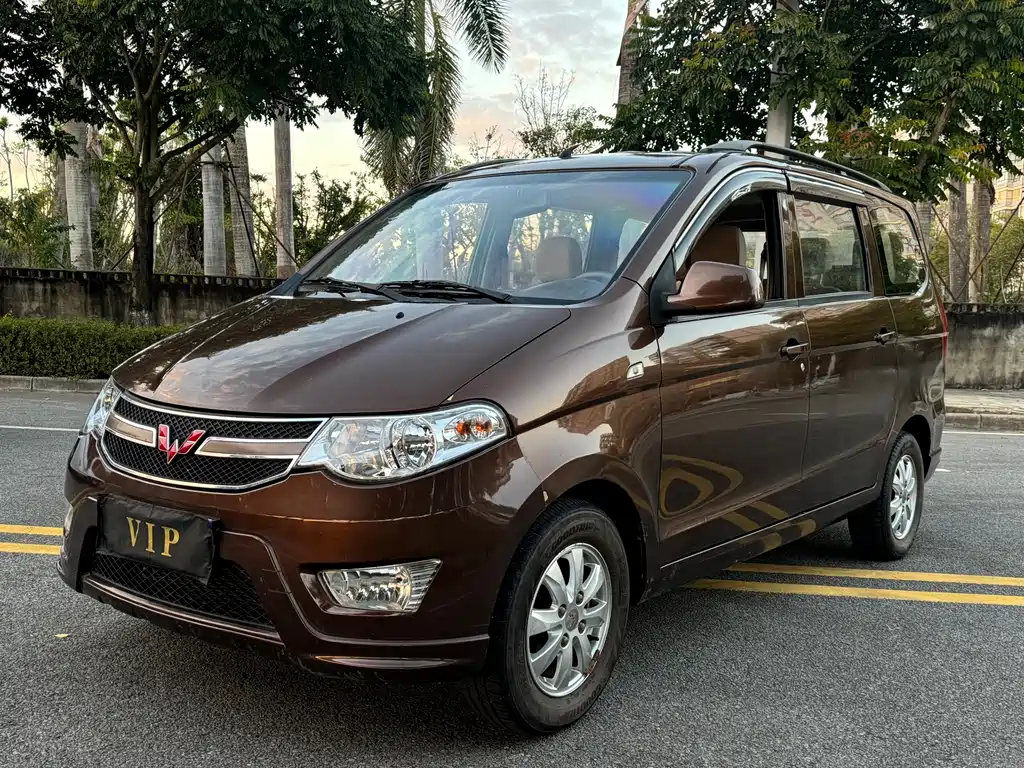 Wuling Hongguang 2014 1.5L S standard model купить на сайте DeffCars
