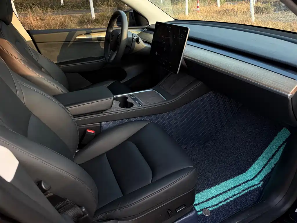 Model Y 2023 rear-wheel drive version купить на сайте DeffCars