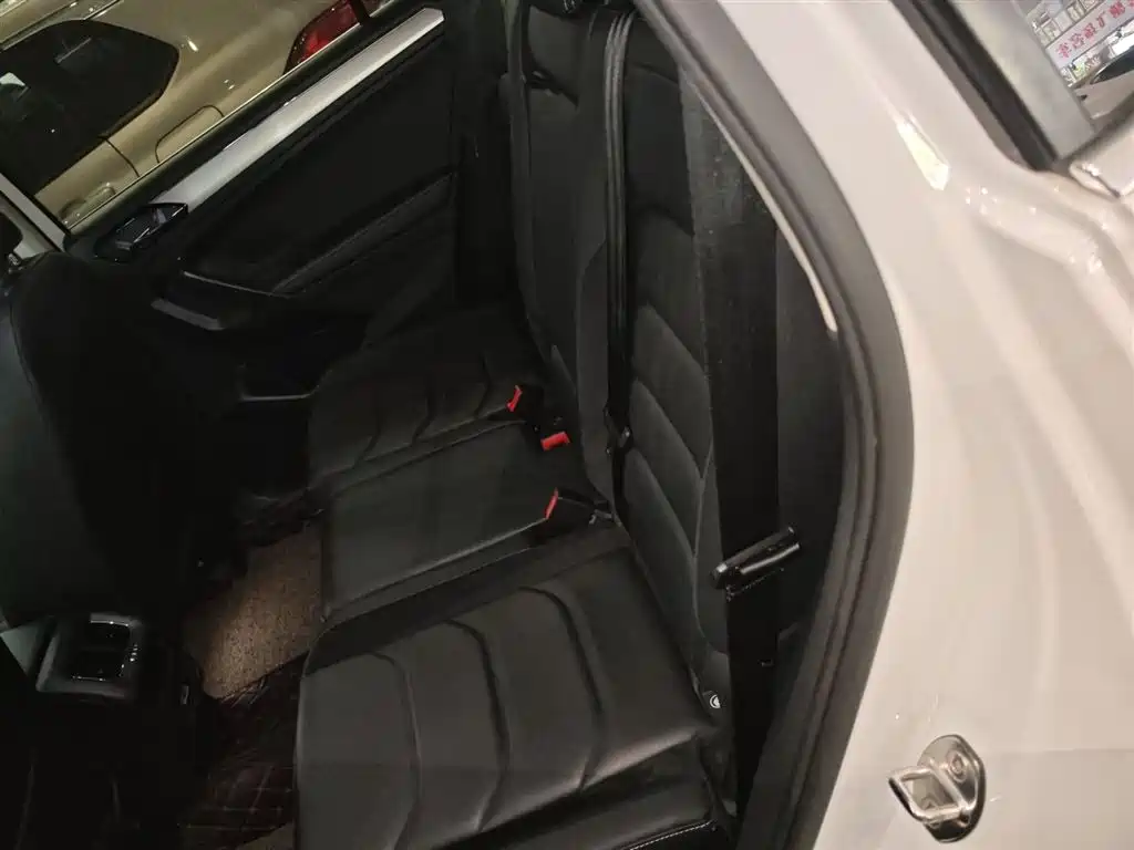Tiguan L 2018 330TSI automatic two-wheel drive comfort version купить на сайте DeffCars