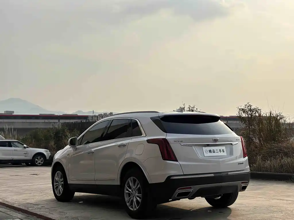 Cadillac XT5 2022 2.0T two-wheel drive luxury model купить на сайте DeffCars