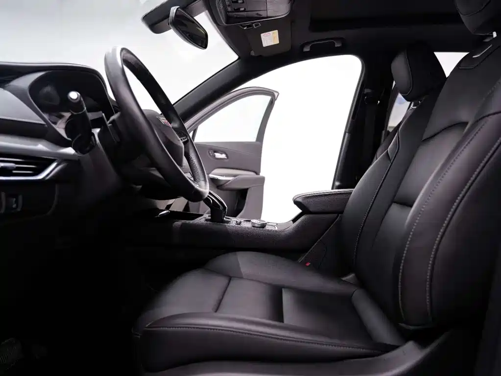 Cadillac XT4 2021 28T two-wheel drive leading model купить на сайте DeffCars