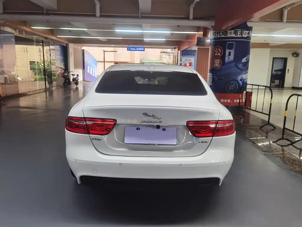 Jaguar XE 2015 2.0T 200PS R-Sport купить на сайте DeffCars