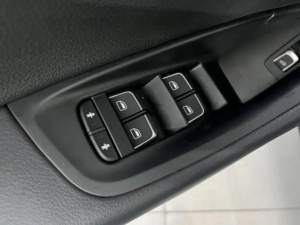 Audi A6L 2018 30th Anniversary Model 30 FSI Fashion Model купить на сайте DeffCars