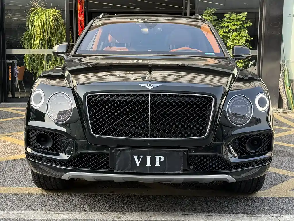 Bentayga 2018 4.0T V8 купить на сайте DeffCars
