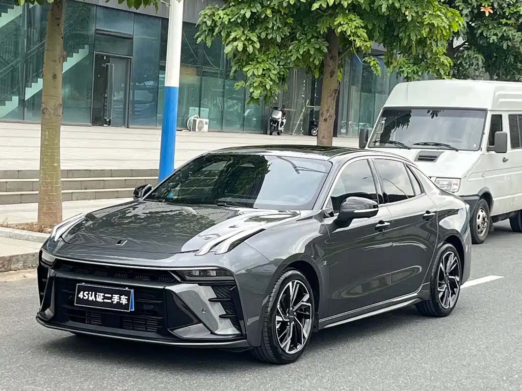 Lynk & Co 03 2025 1.5TD DCT Champion Edition Pro купить на сайте DeffCars