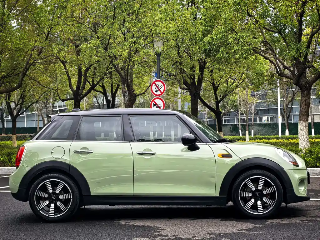 MINI 2018 1.5T COOPER Color Commemorative Edition Five-Door Edition купить на сайте DeffCars