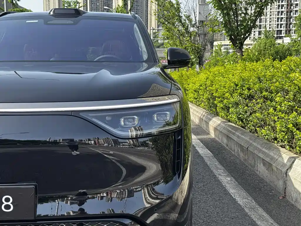 Wenjie M8 2025 pure electric Max+ six-seater long-range version 896-line lidar) купить на сайте DeffCars
