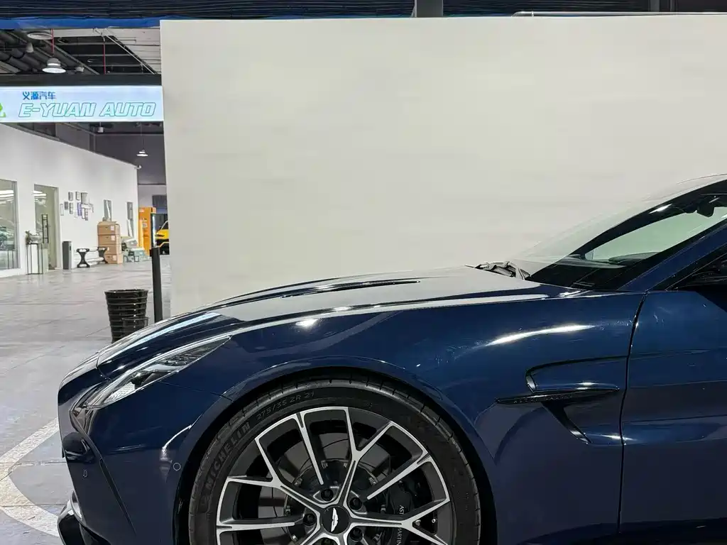 V8 Vantage 2024 4.0T V8 Coupe купить на сайте DeffCars