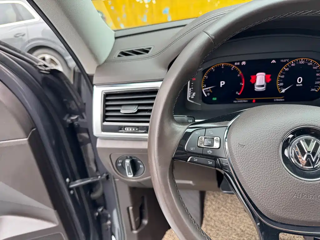 Touron 2020 380TSI four-wheel drive luxury version National VI купить на сайте DeffCars