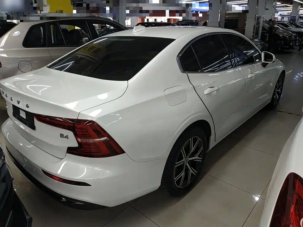 Volvo S60 2023 B4 Zhiyi Luxury Edition купить на сайте DeffCars