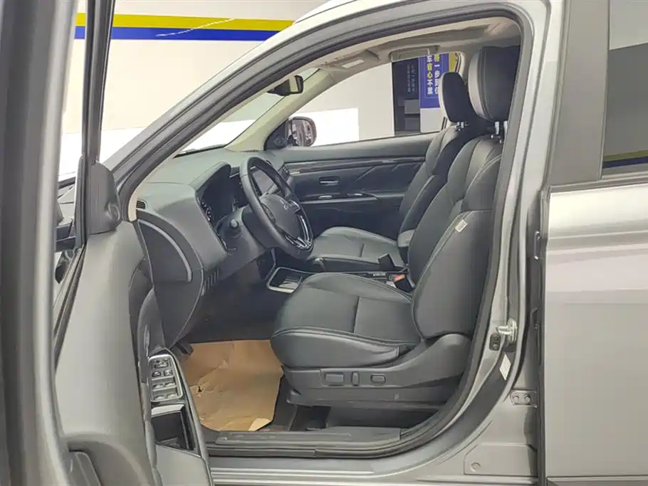 Outlander 2020 2.0L 2WD Enjoy Edition 5 seats купить на сайте DeffCars