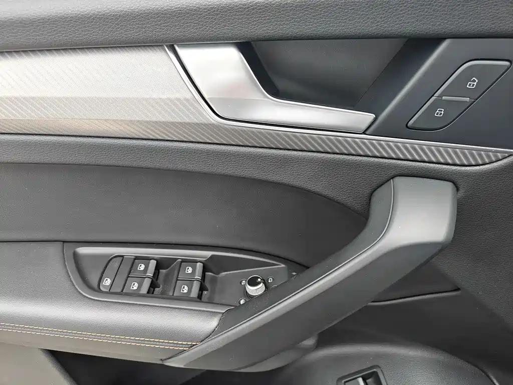 Audi Q5L 2018 45 TFSI Exclusive Fashion Model National VI купить на сайте DeffCars