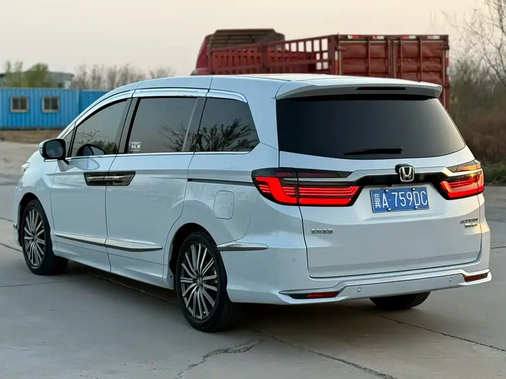 Alison 2024 2.0L e:HEV Deluxe Edition купить на сайте DeffCars