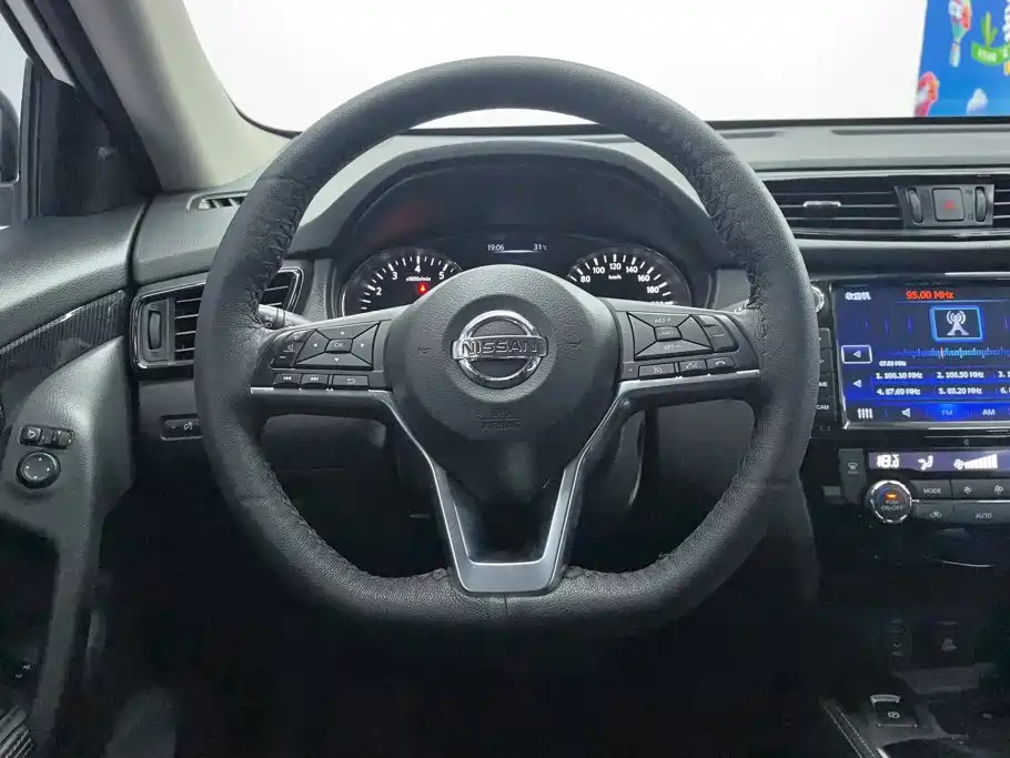 X-Trail 2017 2.5L CVT Deluxe Edition 4WD купить на сайте DeffCars