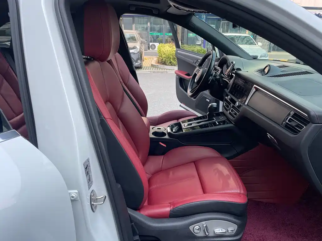 Macan 2023 Macan 2.0T купить на сайте DeffCars